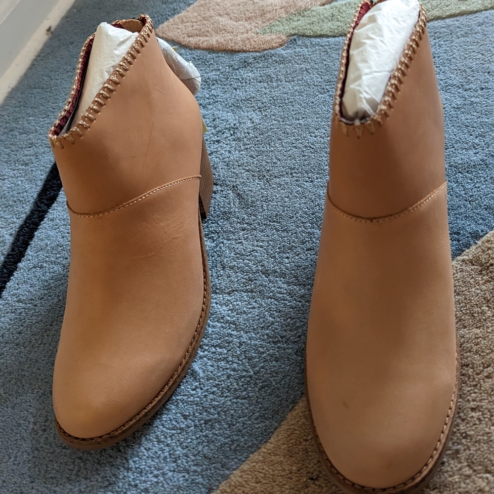 Toms leather heels
